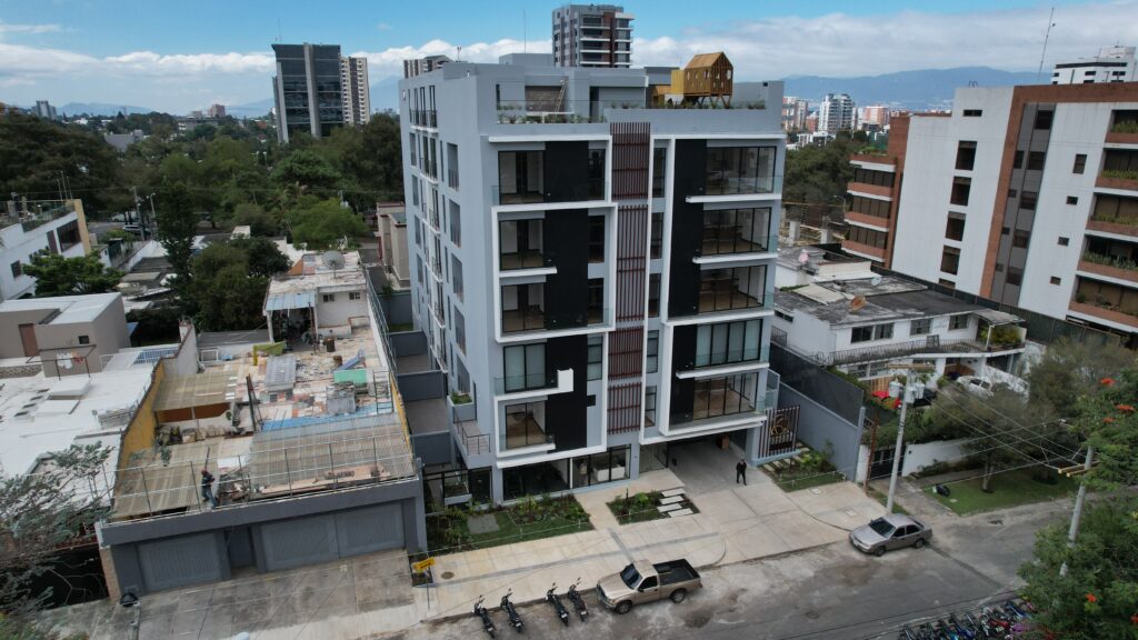 Torre Praga / Zona 15